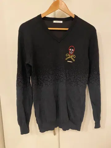 MARK & LONA V넥 니트 46 사이즈