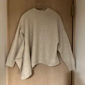 나곤스탠스 변형 니트 아이보리