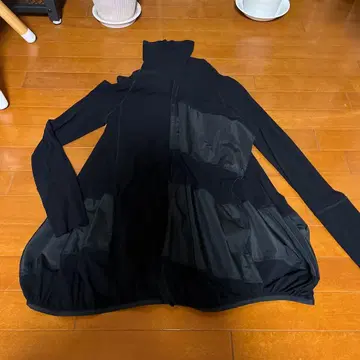 에이코 콘도 블랙 시어&나일론 이소재 벌룬 롱 상의