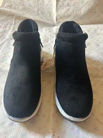 moz 블랙 스웨이드 숏부츠