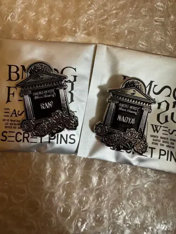 MAZZEL 란, 나오야 핀 배지