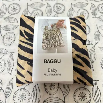 미사용 새상품 baby baggu 타이거 스트라이프