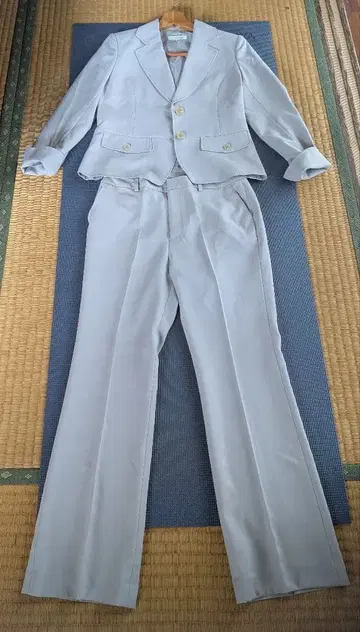 라이트 그레이 슬림핏 수트 ComeWhatMay 여성용