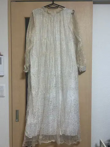 아이보리 레이스 긴팔 롱 원피스