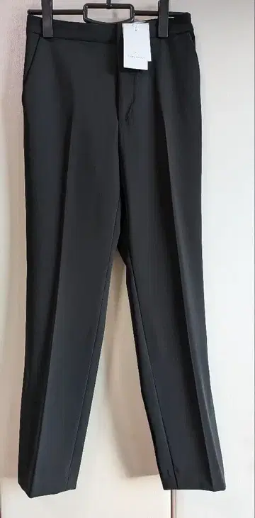 United arrows 블랙 슬랙스 테이퍼드 핏