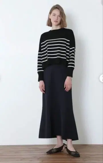 르필 보더 니트 숏 기장