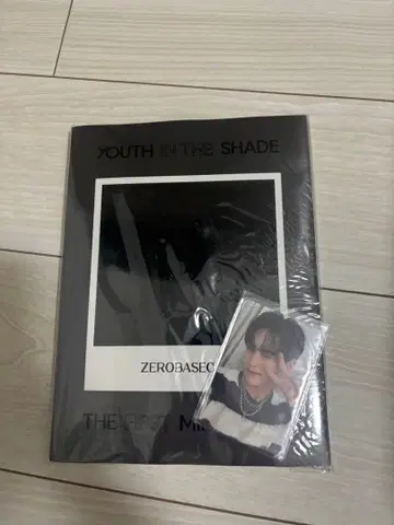 YOUTH IN THE SHADE 제로 베이스 사진집