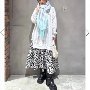 새상품 로데오 크라운 와이드 보울 애니멀 패턴 도킹 원피스