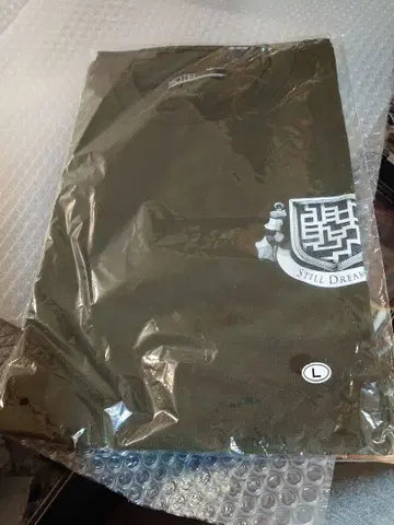 호테이 토모야스 Still Dreamin 티셔츠 카키 그린 L 사이즈