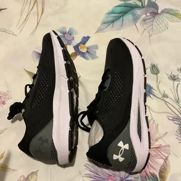Under Armour 러닝화 블랙 27.5cm