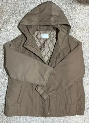 GLACIER 베이지 후드 부착 마운틴 후드티