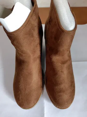 BOBS 브라운 웨지 힐 부츠