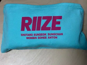 RIIZE Lucky 토트백 스카이블루