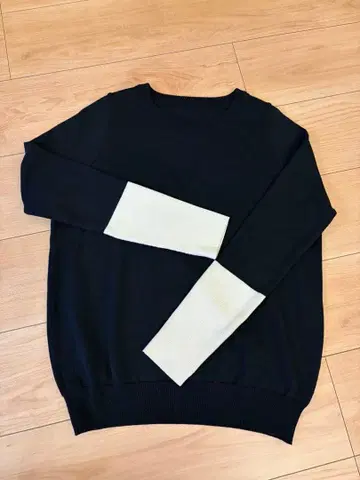 여성용 니트 블랙 화이트 모노톤