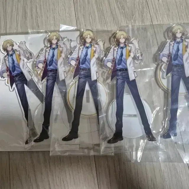 루카 카네시로 럭시엠 스쿨 아크릴 스탠드 니지산지 EN 굿즈