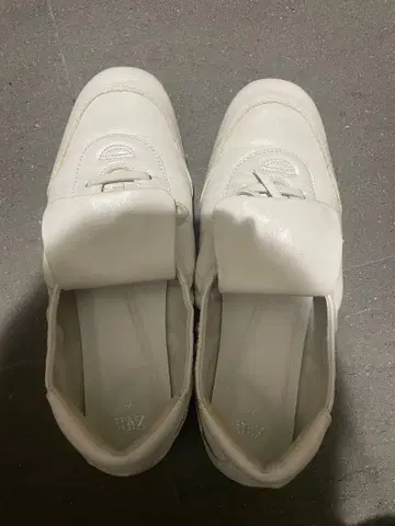 ZARA 자라 화이트 플랫슈즈 스니커즈