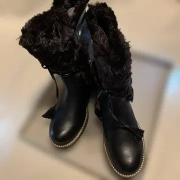 블랙 퍼 포함 캐주얼 부츠