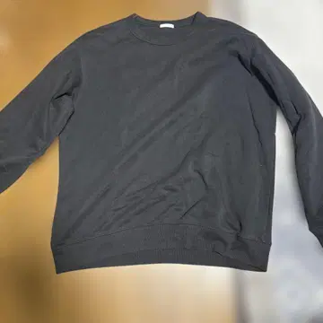 블랙 크루넥 맨투맨