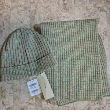미사용 새상품 사토 섬유 Maaliskuu 모자 & 머플러 세트