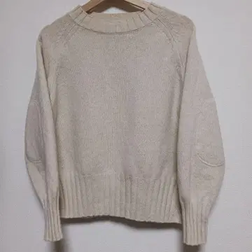 tumugu: 베이지 라운드넥 긴팔 스웨터