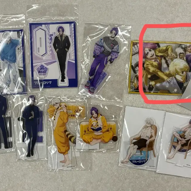 블루록 나기 레오 아크릴 스탠드 팝니다