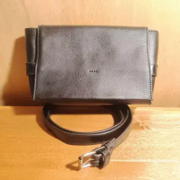 [ 레어 ] YAHKI 가죽 바디백 웨스트 파우치 블랙