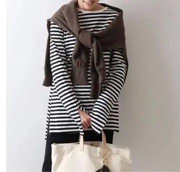 FRAMeWORK 슬릿 슬리브 풀오버 보더 화이트 x 블랙