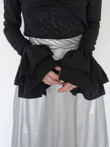 sahara Tiered Cuffs black