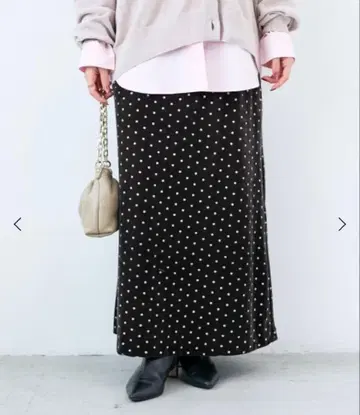 이번 시즌 새상품 르 쿠르 블랑 글리터 도트 벨로아 내로우 스커트 브라운