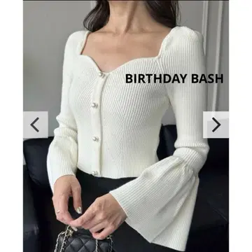 BIRTHDAY BASH 펄 버튼 플레어 슬리브 리브 니트 화이트 긴팔