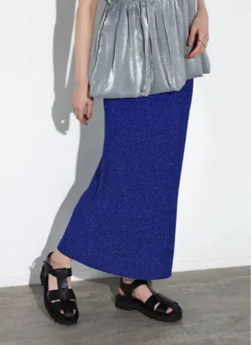 [택 포함 새상품] TRANOI. 트라노이 파랑 라메 타이트 스커트