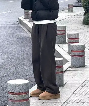 차콜 그레이 스웨트 팬츠 플리스 소재 바로 발송