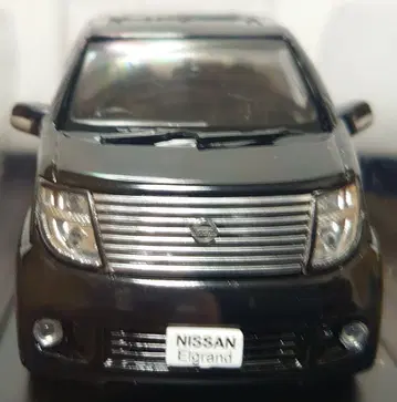 닛산 명차 컬렉션 1/43 엘 그랜드 2004