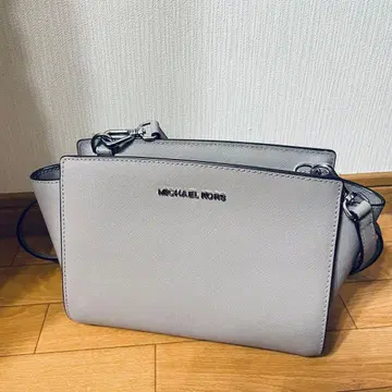 MICHAEL KORS 숄더백 그레이