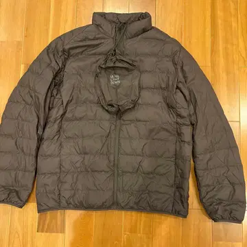 유니클로 울트라 라이트 다운 자켓 남성용 사이즈 XL 브라운 계열