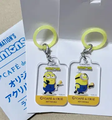 카페 드 크리에 미니언즈 아크릴 참 2개 세트 익명 배송