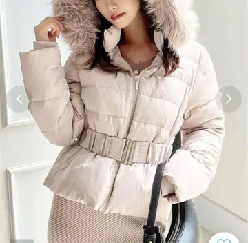 택 포함 베이지 색상 후드 숏 다운 자켓