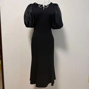 블랙 퍼프 슬리브 롱 원피스