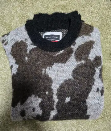 MAISON SPECIAL 모모 카우 패턴 모헤어 크루넥 니트