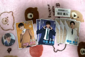 수학여행에서 친하지 않은 그룹에 들어갔습니다