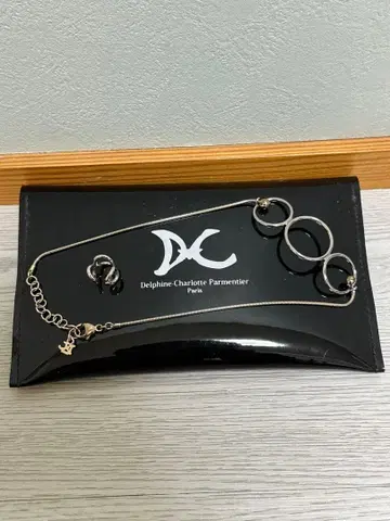 Delphine Charlotte Parmentier 초커 이어커프
