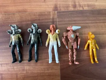 스킵티드 토일렛 피규어