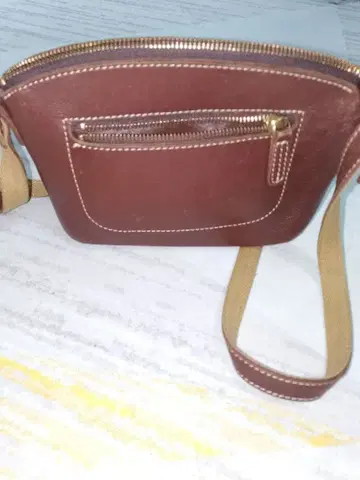 kissora 가죽 숄더백 브라운