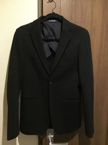 EADEM 블랙 테일러드 자켓