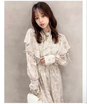 dazzlin 쉐도우 플라워 아트 프릴 원피스