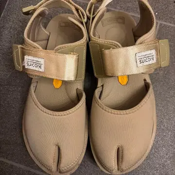 SUICOKE 베이지 타비 샌들