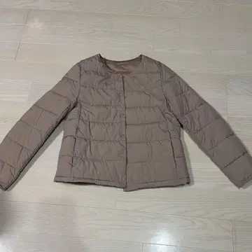 GU 베이지 다운 자켓 단추식