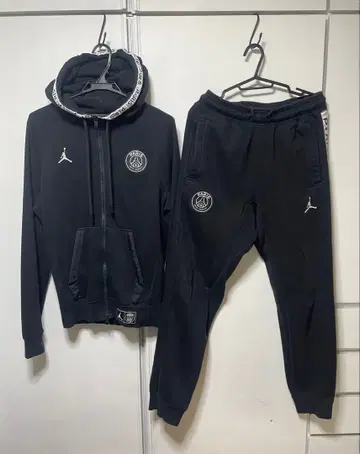 PSG x Jordan 블랙 풀 집업 후드티 팬츠 세트
