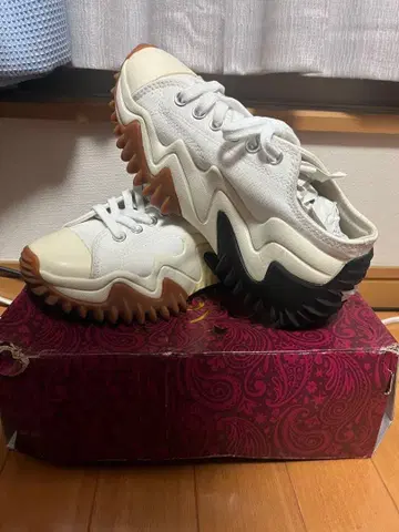 컨버스 런스타모션 로우컷 화이트