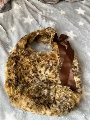 레오파드 무늬 퍼 핸드백